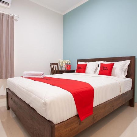 Reddoorz @ Wiyung 3 Hotel Surabaya Luaran gambar