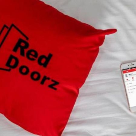 Reddoorz @ Wiyung 3 Hotel Surabaya Luaran gambar