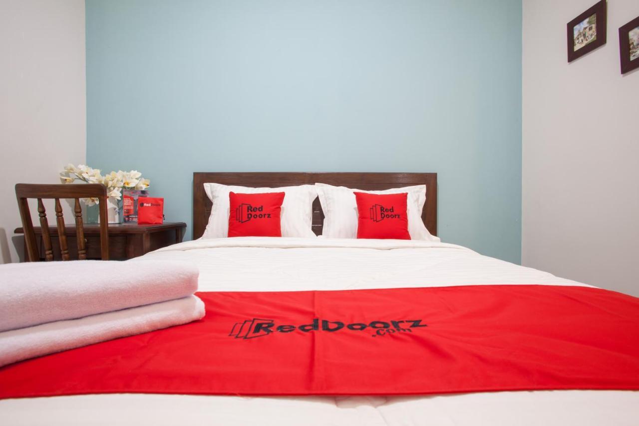 Reddoorz @ Wiyung 3 Hotel Surabaya Luaran gambar