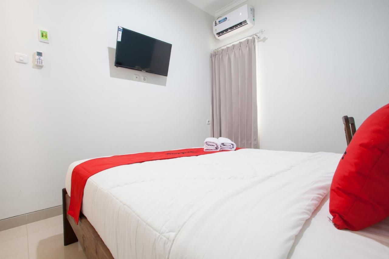 Reddoorz @ Wiyung 3 Hotel Surabaya Luaran gambar