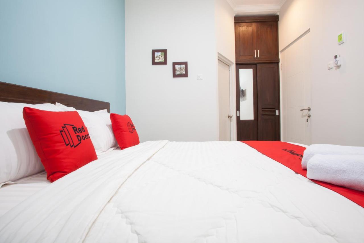 Reddoorz @ Wiyung 3 Hotel Surabaya Luaran gambar
